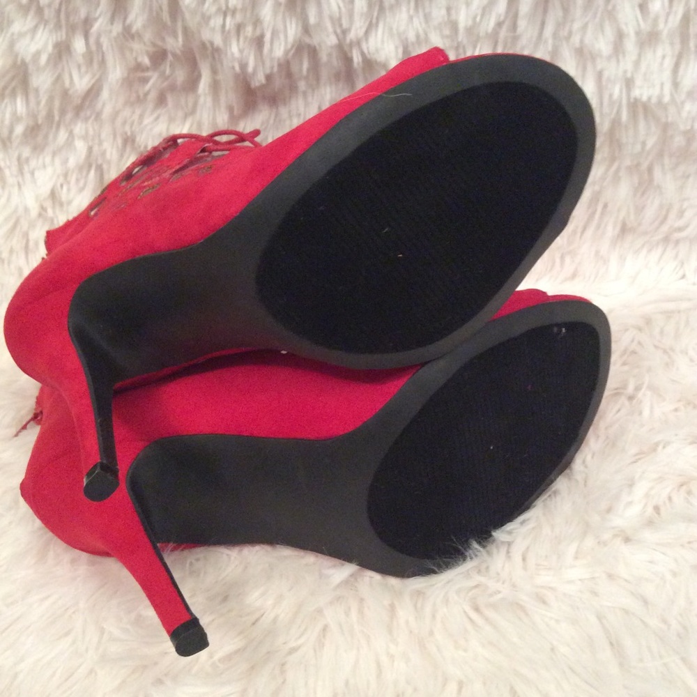 Red lace up heels - Picture 4 of 4